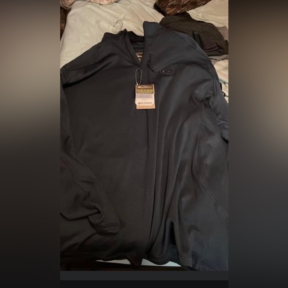 Men’s navy blue quarter zip